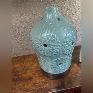 Essential oils diffuser